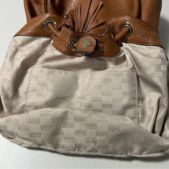 MICHAEL KORS Soft Pebbled Leather Ring Handle Bag - Picture 12 of 15